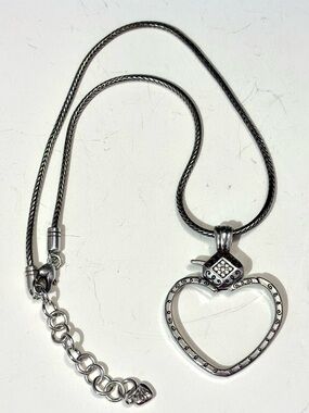 🆕Listing! Brighton Squeeze Me necklace Silver heart holds charms & beads Retired
